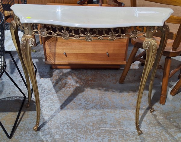 Lot 480 - CONSOLE TABLE