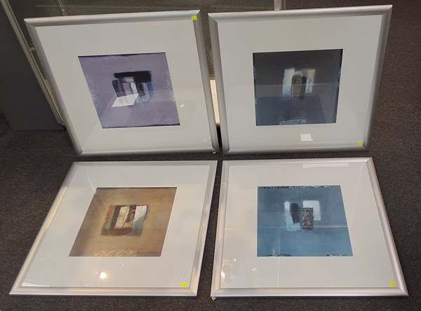 Lot 405 - WALL DECOR