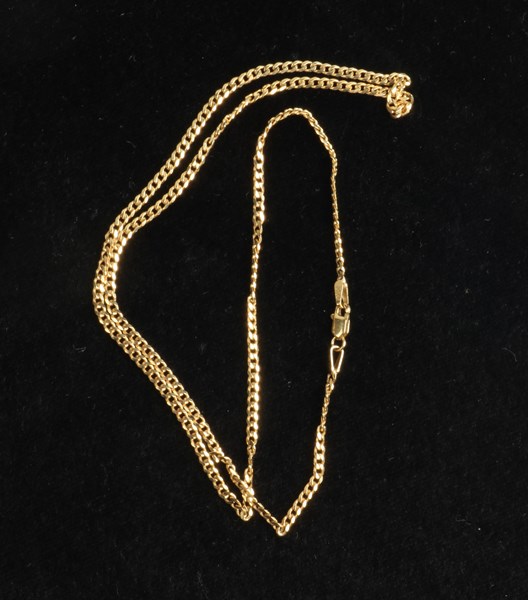 Lot 1023 - GOLD NECKLACE