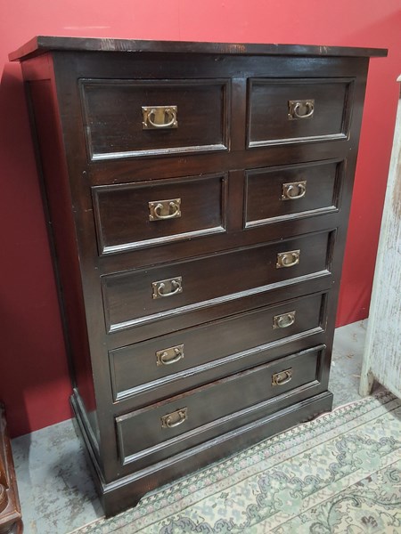 Lot 154 - CHEST OF DRAWERS