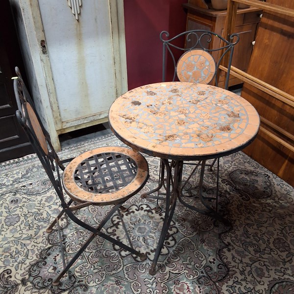 Lot 402 - OUTDOOR SETTING