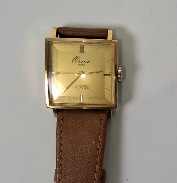 Lot 1045 - WRISTWATCH