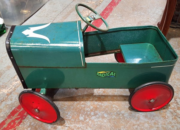 Lot 535 - VINTAGE PEDAL CAR