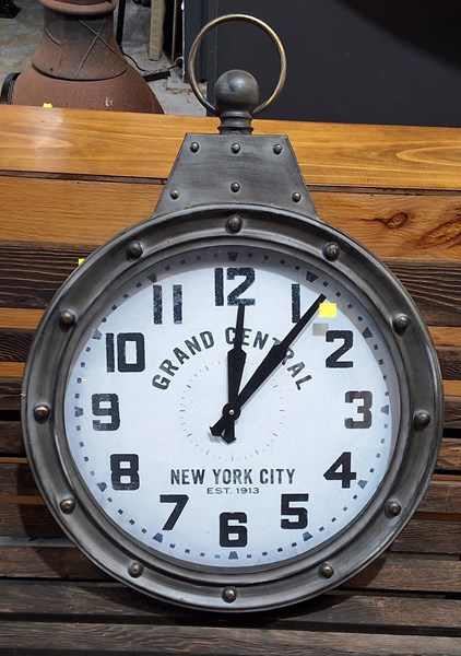 Lot 94 - WALL CLOCK