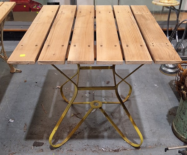 Lot 399 - OUTDOOR TABLE