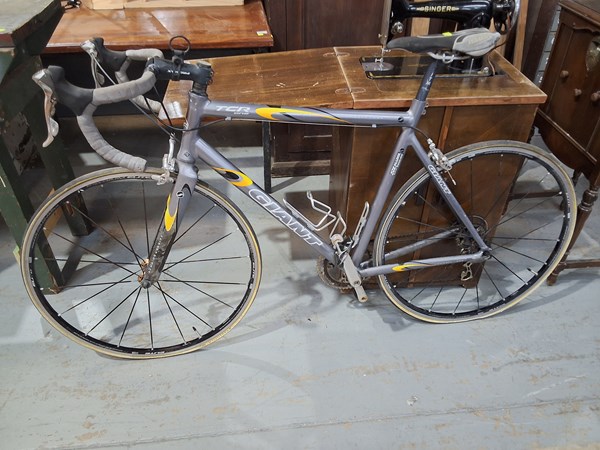 Lot 231 - CARBON FIBRE RACING BICYCLE