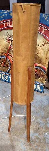 Lot 27 - ROCKET LAMP