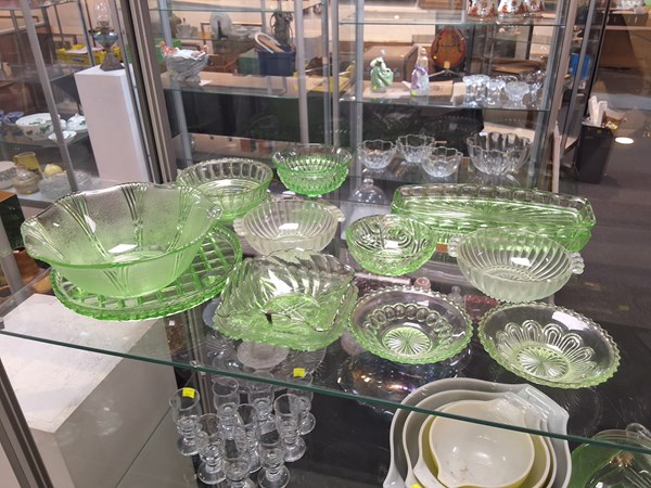 Lot 1343 - DEPRESSION GLASS