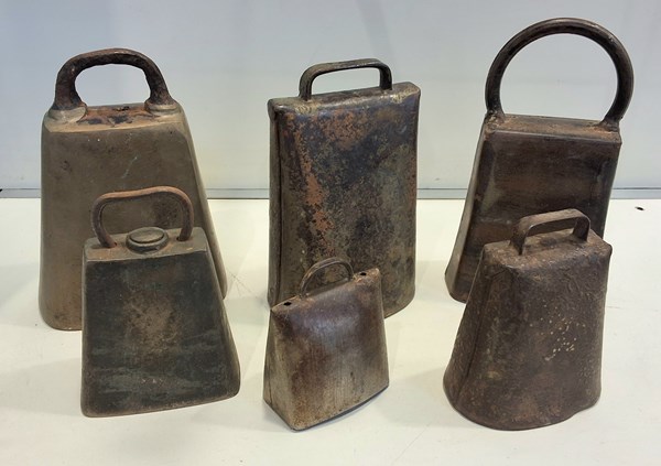 Lot 1256 - COW BELLS