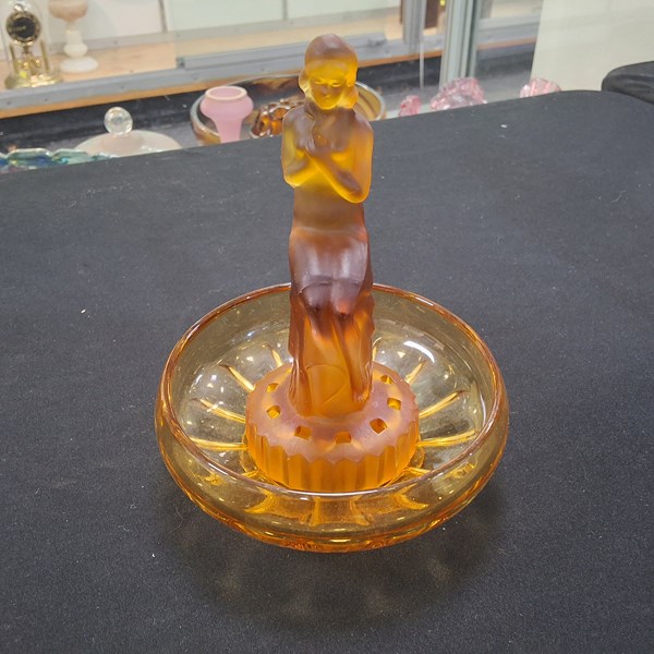 Lot 1351 - FLOAT BOWL