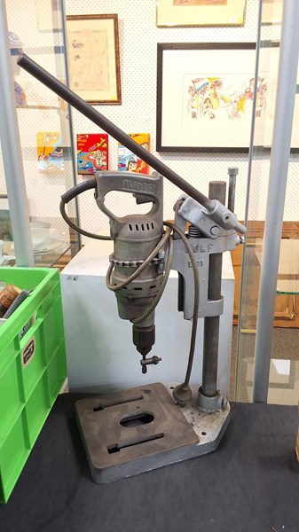 Lot 1184 - DRILL AND PRESS