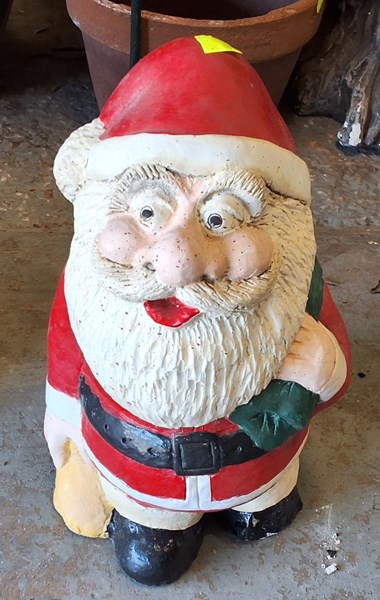 Lot 525 - SANTA GARDEN SCULPTURE