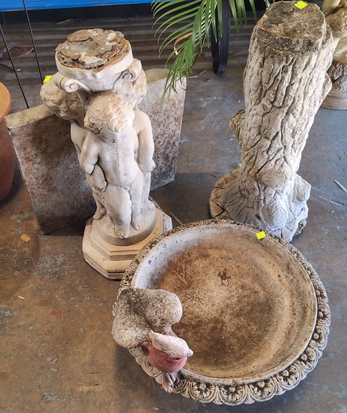 Lot 509 - GARDEN DECOR LOT