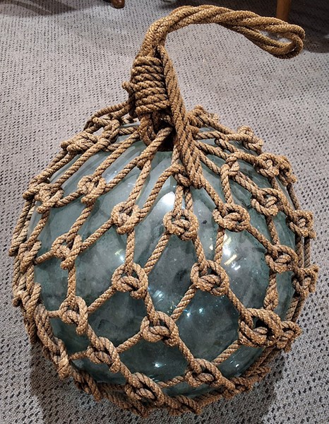 Lot 446 - VINTAGE FLOAT