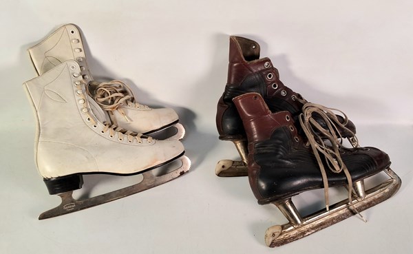 Lot 1312 - VINTAGE ICE SKATES