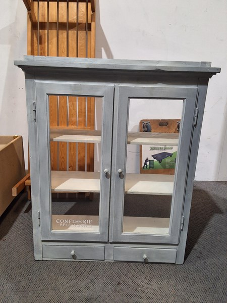 Lot 442 - DISPLAY CABINET