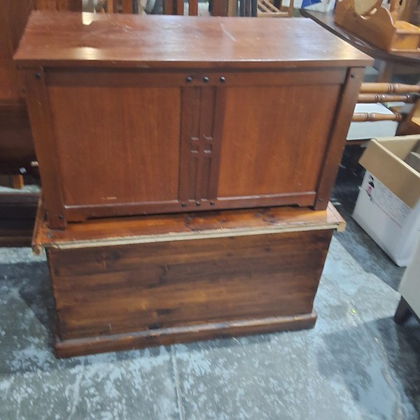 Lot 438 - TRUNKS
