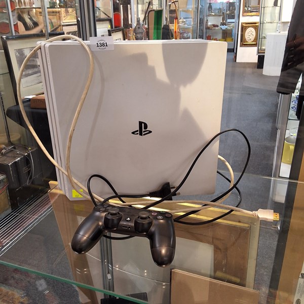 Lot 1381 - PLAYSTATION