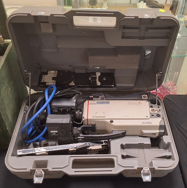 Lot 1366 - SONY VIDEO CAMERA