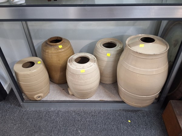 Lot 1459 - EARTHENWARE