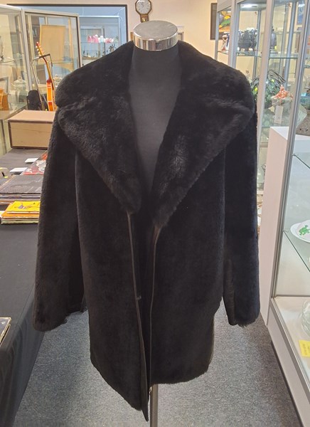 Lot 1213 - FUR JACKET