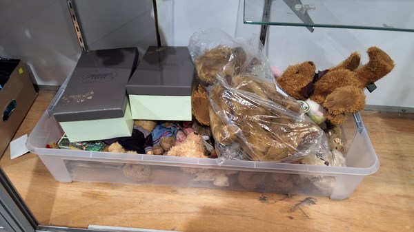 Lot 1394 - TEDDY BEARS