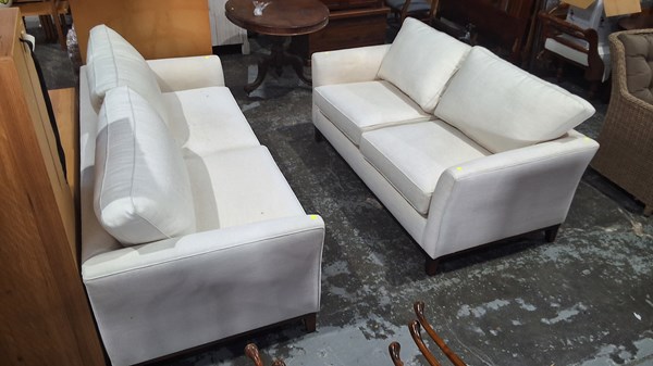 Lot 240 - COUCHES