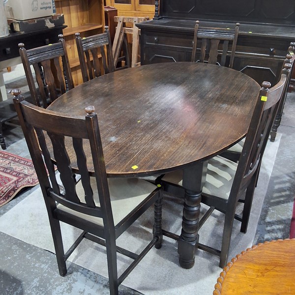 Lot 147 - DINING SUITE