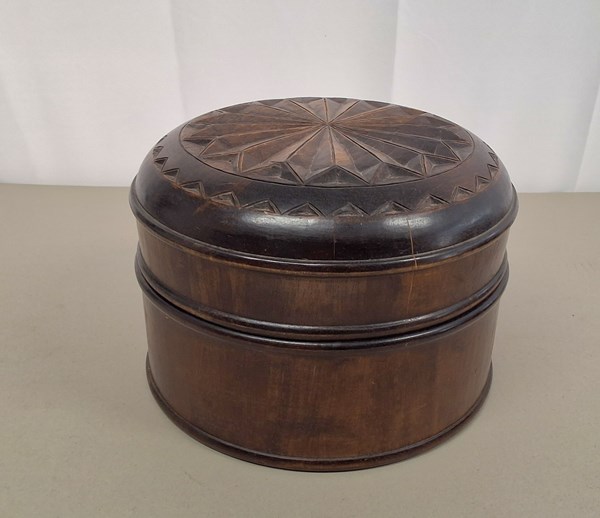 Lot 1419 - WOODEN BOX