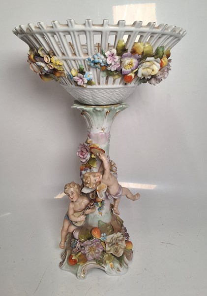 Lot 1329 - CENTREPIECE