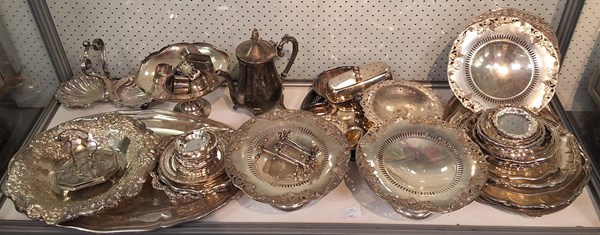 Lot 1294 - METALWARES