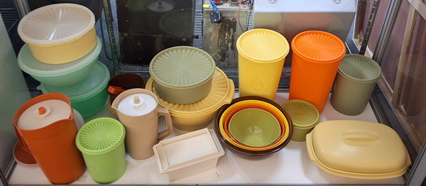 Lot 1155 - TUPPERWARE