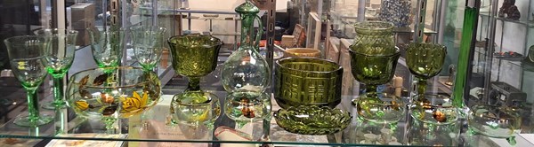 Lot 1375 - GLASSWARE