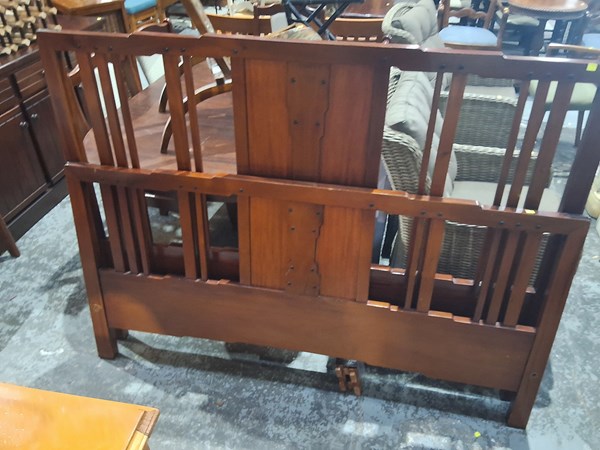 Lot 209 - QUEEN BED