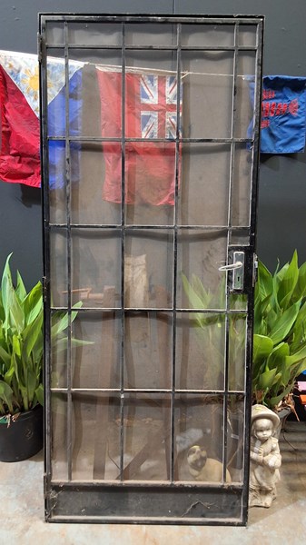 Lot 500 - SCREEN DOOR