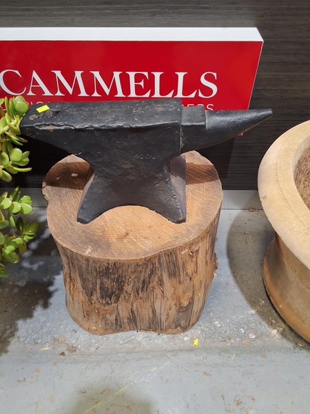 Lot 532 - ANVIL