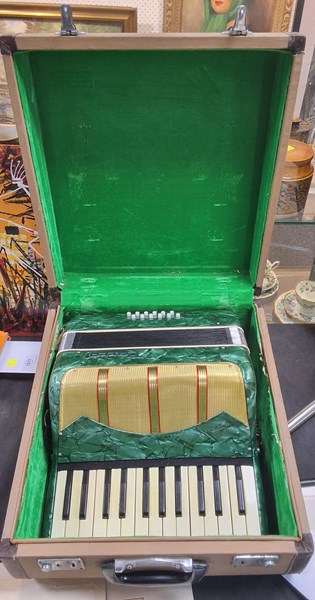 Lot 1178 - ACCORDION