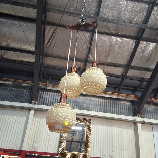 Lot 51 - HANGING LIGHT