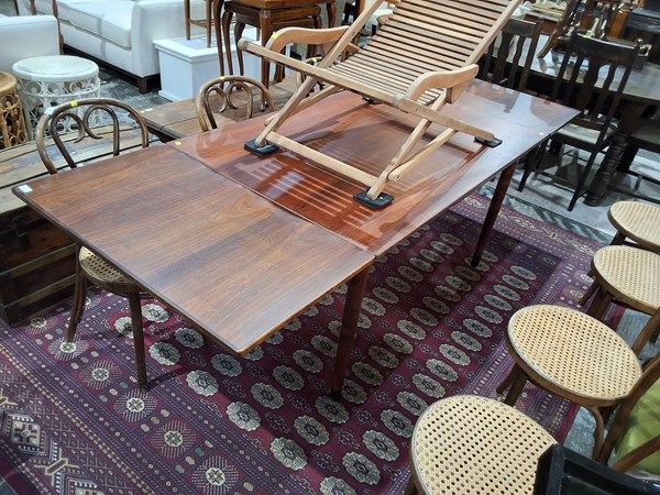 Lot 171 - DINING TABLE