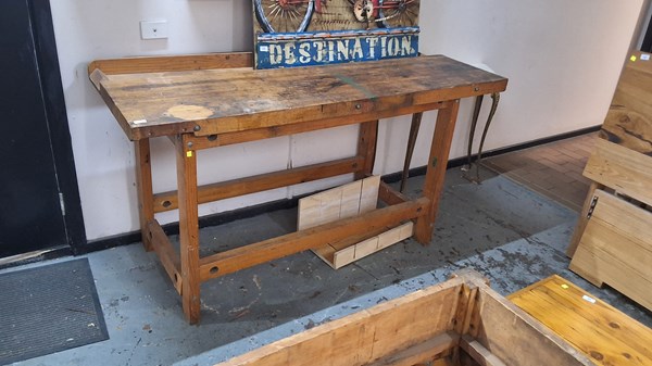Lot 478 - WORKBENCH