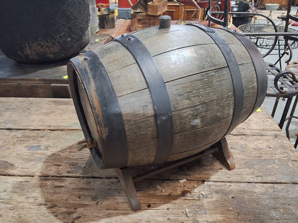 Lot 280 - OAK PORT BARREL