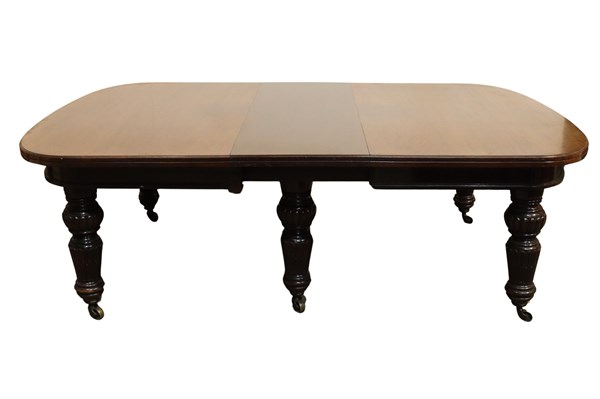Lot 30 - DINING TABLE