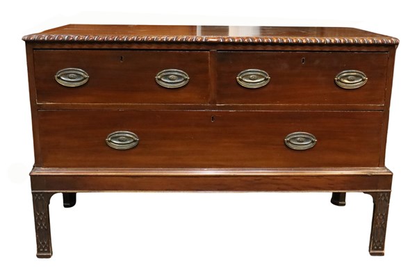 Lot 179 - LOWLINE CHEST OF DRAWERS