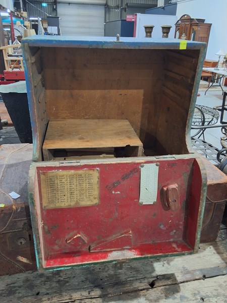 Lot 281 - ENGINEERS CHEST