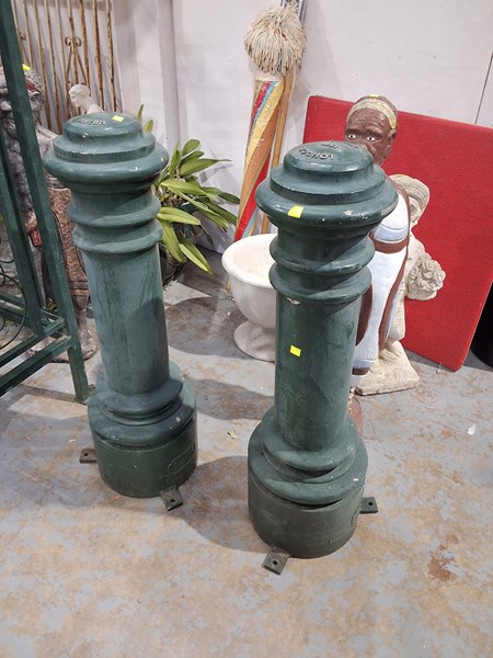 Lot 420 - BOLLARDS