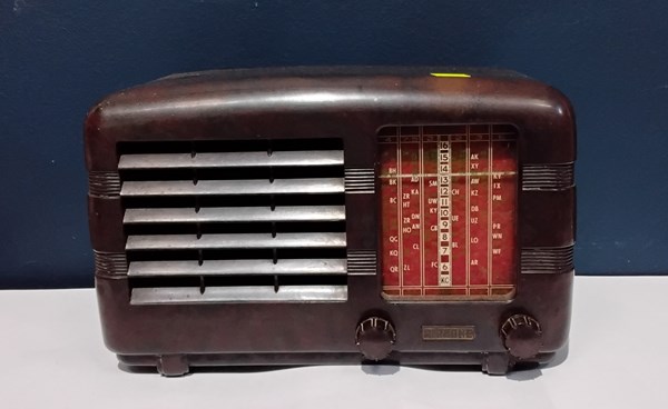 Lot 1433 - BAKELITE RADIO