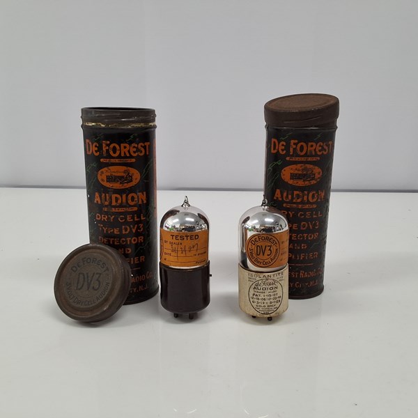 Lot 1277 - AUDION VACUUM TUBES