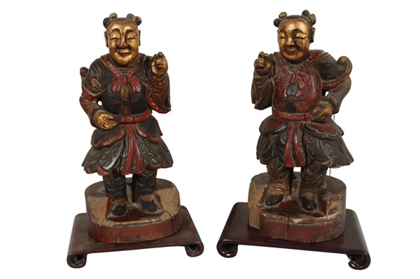 Lot 51 - AN OPPOSING PAIR OF CHINESE CARVED FIGURES