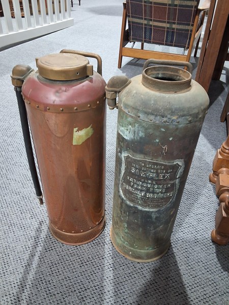 Lot 324 - FIRE EXTINGUISHERS