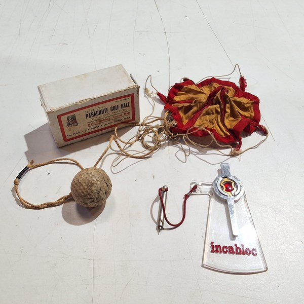 Lot 1248 - PARACHUTE GOLF BALL & WATCH DISPLAY